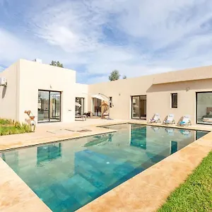 فيلة Miami, Jacuzzi, Piscine Chauffee ,table Ping Pong, مراكش